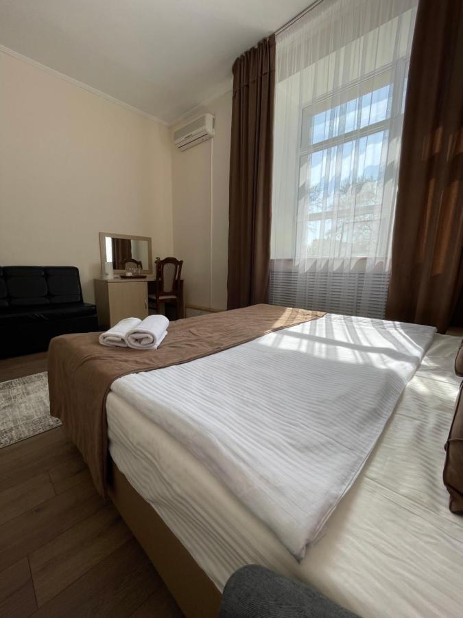 Belon Land Hotel Astana Buitenkant foto